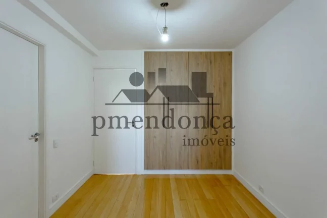 Imagem Apartamento reformado no Sumaré, 3 dormitórios (1 suíte) e 1 vaga.