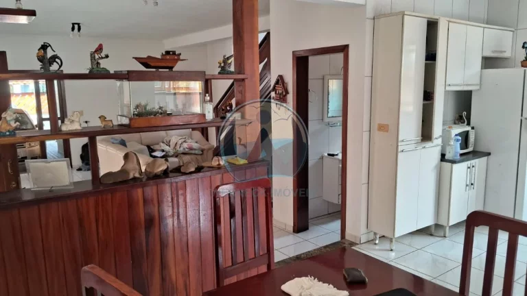 Imagem Imperdível: Casa à venda em Ubatuba-SP, bairro Perequê Açu, 3 quartos, 3 suítes, 1 sala, 3 vagas de garagem, 225m². Venha conferir!