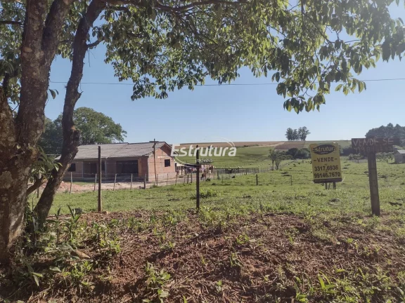 Terreno de 600m² na Boca do Monte na estrada de Lageadinho