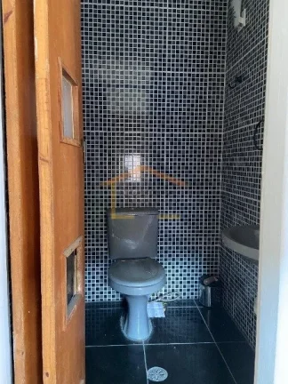 Imagem Sobardo 4 dormitórios, sendo 2 suítes, sala ampla e bem iluminada, lavabo, cozinha, quintal, sem v...