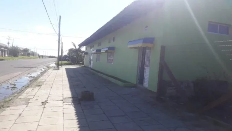 Imagem Prédio comercial de esquina com 375m², Centro / Cidreira
