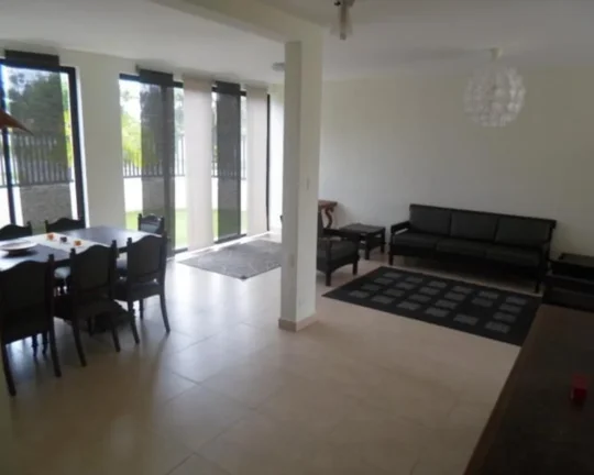Imagem Casa tipo sobrado de 3 quartos na Enseada ao lado da praça da Brunella, Guarujá-SP: 350m², 2 salas, 2 vagas. Venda ou locação!