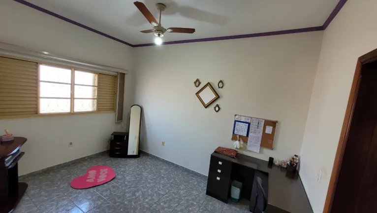 Imagem Casa de vila para venda em Jardim Paineiras com 3 quartos, sendo 1 suíte, 283m2