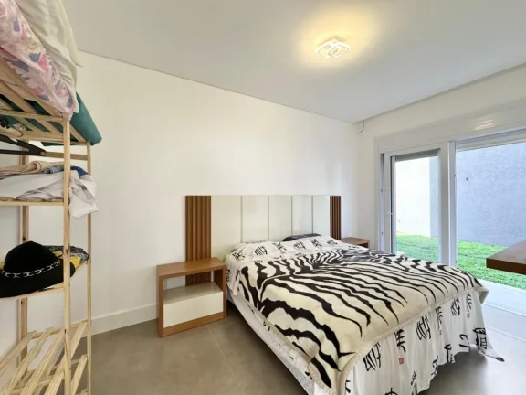 Imagem Casa em Condominio 4 Dormitórios - Bairro Capão Novo