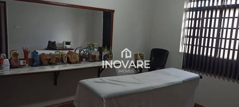 Imagem Casa com 5 dormitórios à venda, 250 m² por R$ 750.000,00 - Setor Central - Itumbiara/GO