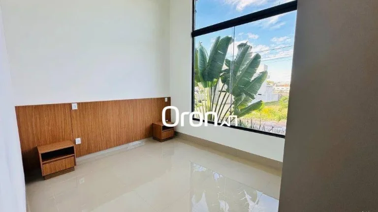 Imagem Casa com 3 dormitórios à venda, 180 m² por R$ 1.350.000,00 - Jardim Veneza - Senador Canedo/GO