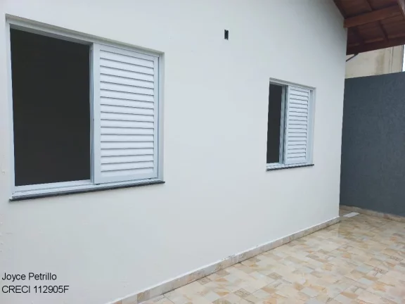 Imagem Casa Nova e Moderna com Piscina à Venda em Peruíbe.