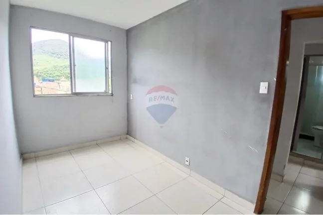 Imagem Casa para alugar com 2 quartos em Vila Valqueire