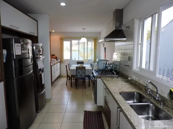 Imagem Casa em Condomínio a Venda no bairro Granja Viana - Carapicuíba, SP