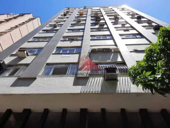 Imagem Excelente oportunidade na quadra da praia de Icaraí. Próximo a Moreira Césa