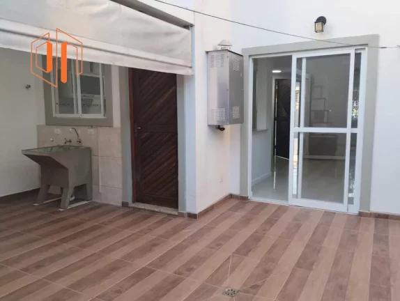 Imagem Sobrado para Venda em Curitiba, Boqueirão, 3 dormitórios, 1 suíte, 2 banheiros, 2 vagas