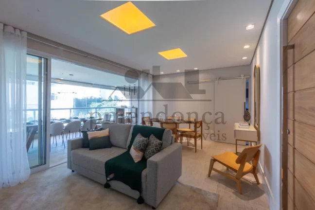 Imagem Apartamento no Alto da Lapa com 190m², 3 suítes e 3 vagas.