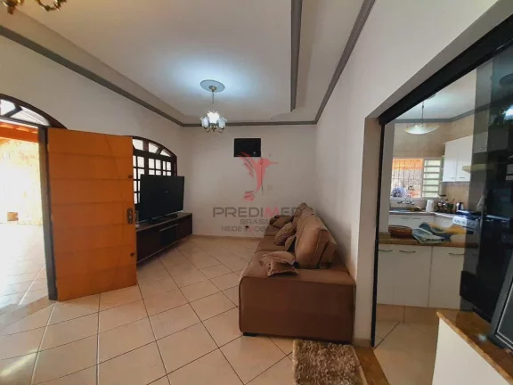 Imagem Casa ideal para quem gosta de aproveitar áreas externas . Beira Rio, Guaratinguetá