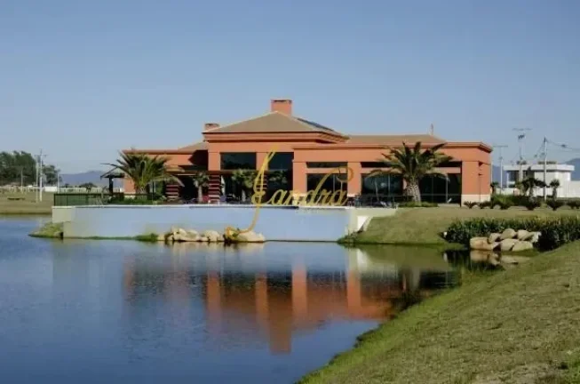 Imagem Terreno na beira de lago OFERTA DE 900 MIL POR 760 MIL