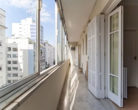 Imagem Higienópolis apartamento à venda em Prédio Vintage com 4 suítes e 2 vagas, 530m²