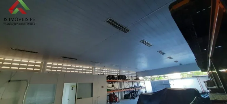 Imagem Galpão à venda em Jaboatão dos Guararapes-PE, bairro Candeias: 4 salas, 2 banheiros, 25 vagas de garagem, 342m² de área