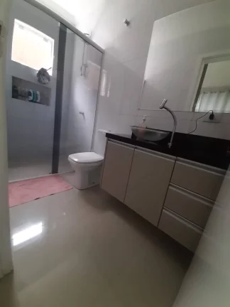 Imagem Terreno com Linda Casa não Averbada no Pinheirinho