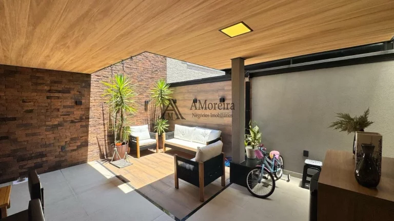 Casa em Condomínio à Venda em Jundiaí-SP Residencial Thina: 3 Quartos, 1 Suíte, 2 Salas, 3 Banheiros, 2 Vagas de Garagem - Jardim Carolina, 110m²