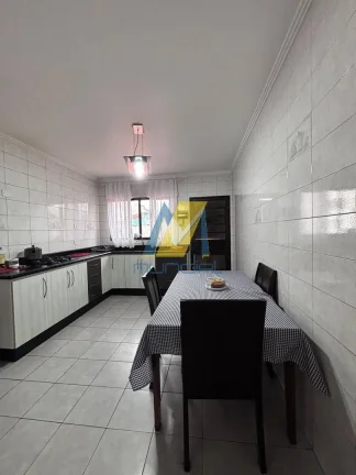 Imagem Sobrado Completo com 3 Dormitórios, Área Gourmet e 3 Vagas à Venda