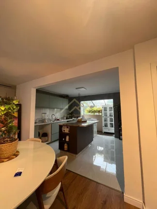 Imagem Casa moderna no Pilarzinho