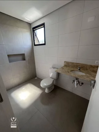 Imagem Sobrado com terraço, 3 quartos sendo 1 suíte à venda por R$ 830.000 - Tingui - Curitiba/PR