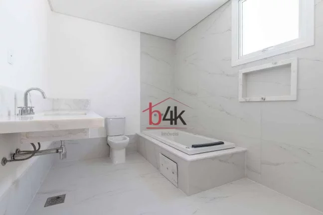 Imagem Casa em Condomínio à venda, 483 m², 4 dormitórios e 5 vagas na Granja Julieta