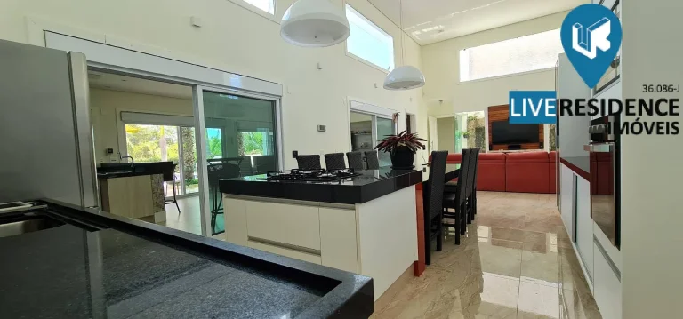 Imagem Casa Térrea, Alto Padrão, 4 Suítes e Piscina no Parque da Fazenda
