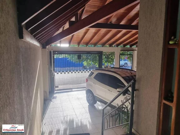 Imagem Casa Térrea à Venda no Centro de Campo Grande/MS contendo 1 Suíte + 2 Dormitórios + Sala Ampla e 3 Vagas em 204,16 m2 de Área Útil + 500 m2 de Terreno