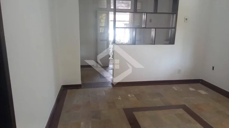 Imagem Casa à Venda com 3 Quartos, sendo 1 Suíte em Campo Grande, RJ