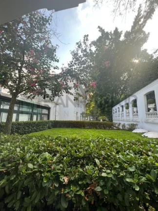 Imagem Venha conhecer esta magnífica casa disponível para aluguel, localizada no desejado bairro Jardim América, em São Paulo. Com uma área total de 1215m² e