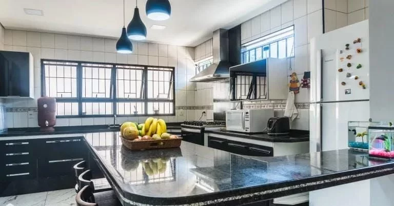 Imagem Sobrado com 3 dormitórios à venda, 159 m² por R$ 649.000,00 - Vila Nova Cintra - Mogi das Cruzes/SP