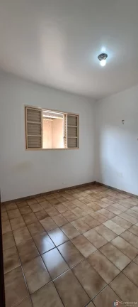 Imagem Casa de Esquina à Venda no Alvorada – Patos de Minas | 3 Quartos e Área para Veículos