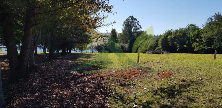 Imagem Belíssima Chácara na Beira da Represa de Piracaia