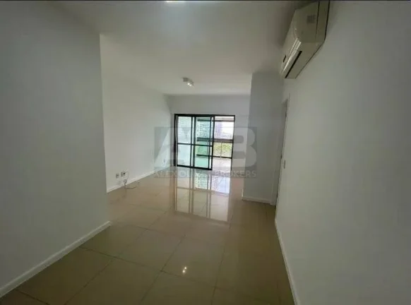 Imagem Apartamento à venda na Barra da Tijuca, 140m2, 4Qtos, 2vgas, Quadra d Praia