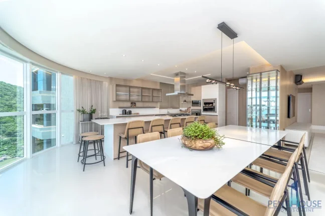 Imagem Apartamento Frente Mar para Venda em Balneário Camboriú, CENTRO, 4 dormitórios, 4 suítes, 6 banheiros, 4 vagas