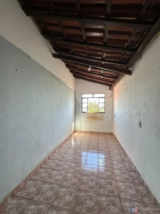 Imagem Casa à Venda no Jardim Esperança – 3 Quartos, Quintal e Ótimo Espaço em Patos de Minas
