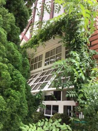 Imagem Alphaville 8 Casa de 380m² com 4 Dorms sendo 1 Suíte e 4 Vagas de Garagem