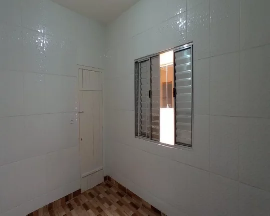 Imagem Sobrado com 2 Quartos à venda, 200m² - Vila Polopoli