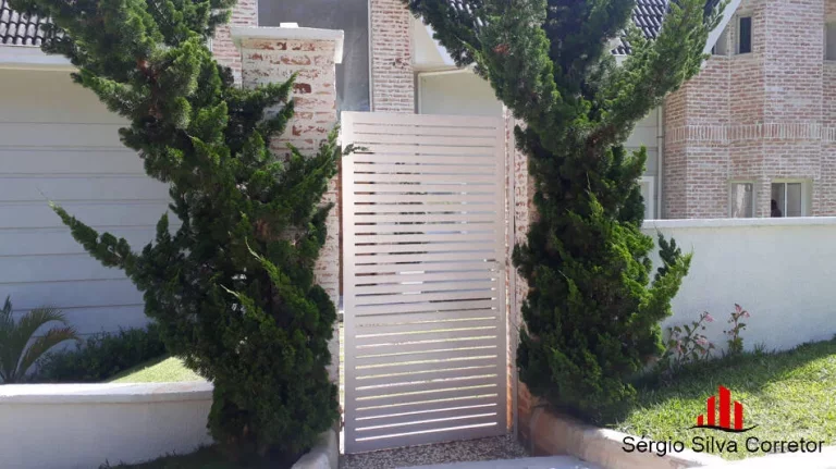Imagem Casa com 05 Suítes à Venda, em Condomínio Fechado em Campos do Jordão SP.