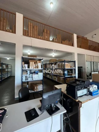 Imagem Galpão, 348 m² - venda por R$ 700.000,00 ou aluguel por R$ 5.000,00/mês - Setor Planalto - Itumbiara/GO