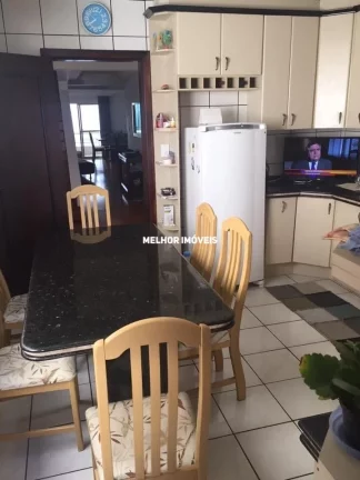 Imagem Apartamento Duplex com 04 dormitórios, localizado em Balneário Camboriú.