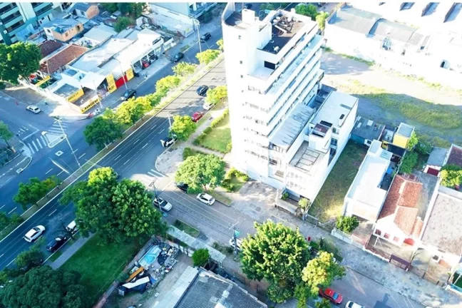 Imagem Terreno à venda em Porto Alegre, Santana, 220m2
