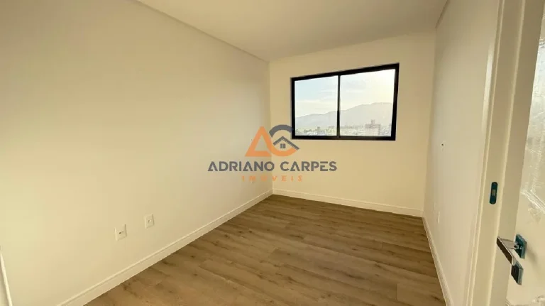 Imagem Apartamento no San Andreas com 3 dormitórios sendo 1 suíte e 2 demi, a 200m do mar, localizado no bairro Gravatá em Navegantes - Adriano Carpes imóveis vende