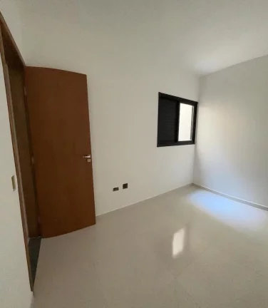 Imagem Imperdível: Apartamento sem condomínio à venda em Santo André-SP, Jardim Alvorada! 2 quartos, 1 banheiro, 1 vaga de garagem.