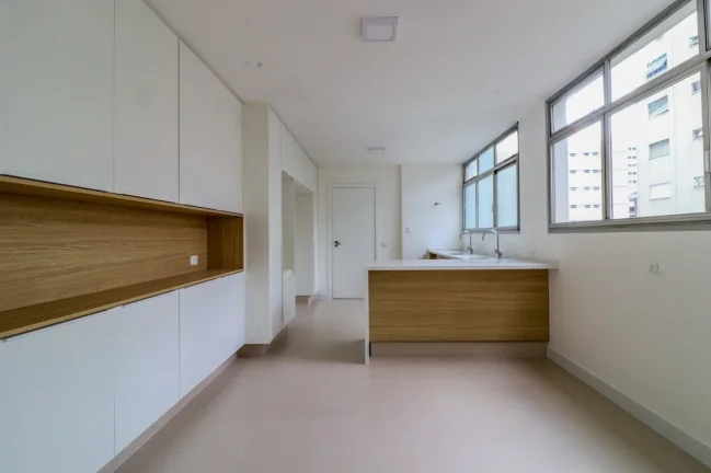 Imagem Apartamento 235 M², 3Q, 3 Suítes, 5 Banheiros, 3 Vagas, Jardim, Playground, Salão de festas, Espaço gourmet, Próximo estação do metrô.