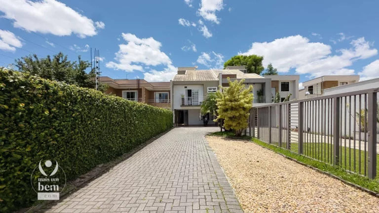 Imagem Sobrado com 3 dormitórios à venda, 323 m² por R$ 1.299.000,00 - Bacacheri - Curitiba/PR