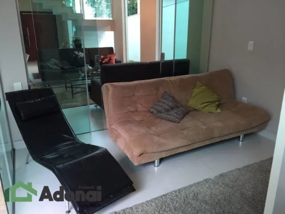 Imagem Sobrado com 4 Quartos e 4 banheiros à Venda, 365 m² por R$ 1.790.000