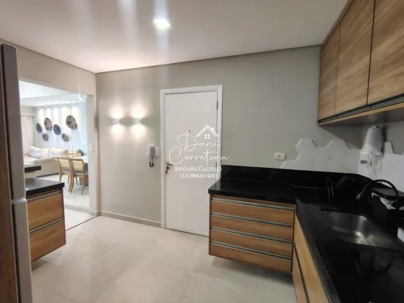 Imagem Apartamento atualizado e reformado com vista para o mar e lazer, 3 quartos com suíte e 2 vagas na Pitangueiras, Guarujá-SP - 165m² de área.