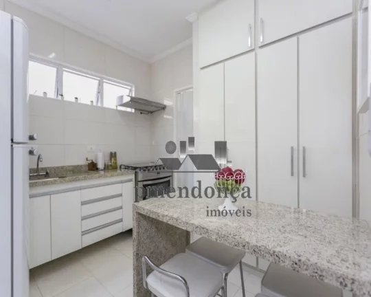 Imagem Apartamento com amplo living para 2 ambientes, aconchegante, bem arejado, lavabo, área de serviço ...