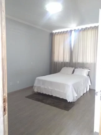 Imagem Lindíssimo sobrado com 3 suítes e acabamento de padrão – Conforto e sofisticação em cada detalhe!